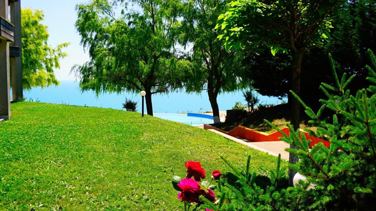 Морски Апартаменти Джулай Морнинг - July Morning Sea View Apartments Kavarna Exterior photo