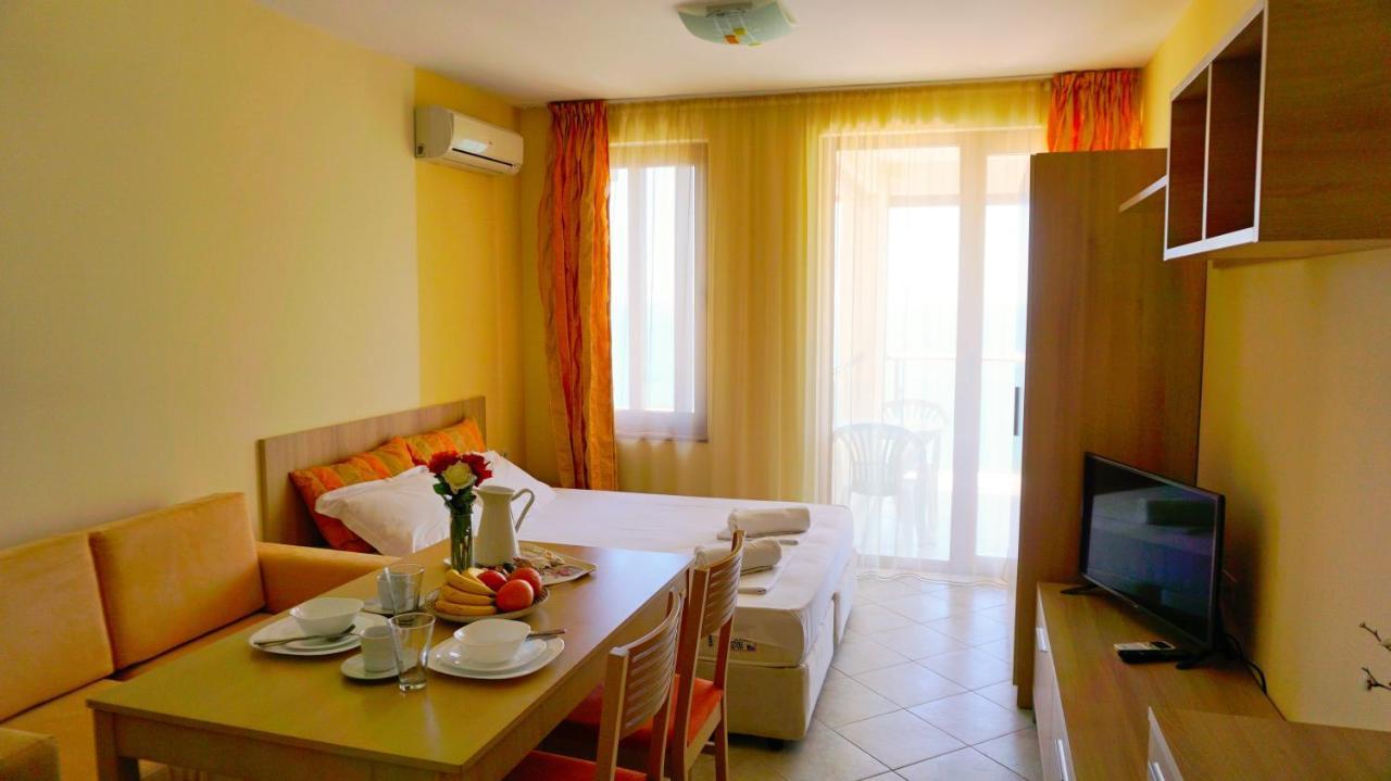 Морски Апартаменти Джулай Морнинг - July Morning Sea View Apartments Kavarna Exterior photo