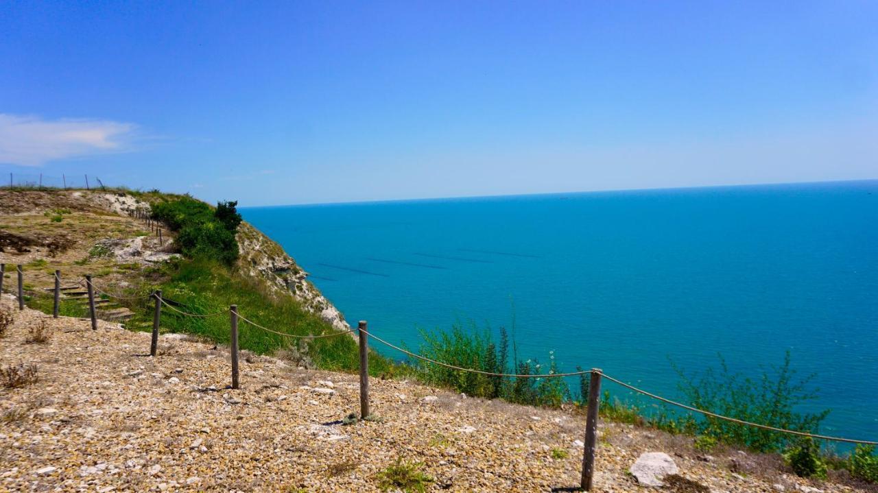 Морски Апартаменти Джулай Морнинг - July Morning Sea View Apartments Kavarna Exterior photo