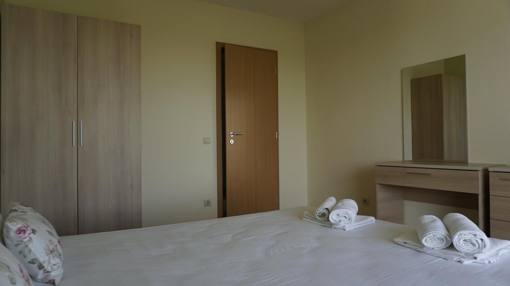 Морски Апартаменти Джулай Морнинг - July Morning Sea View Apartments Kavarna Room photo